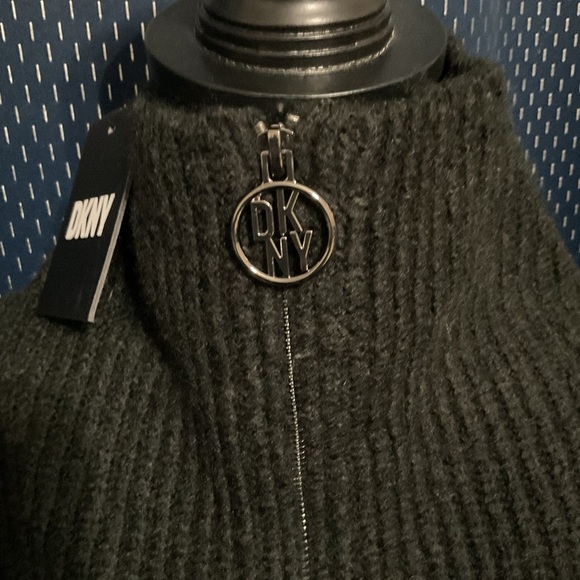 DKNY Black Sweater Vest. One Size NWT - Picture 2 of 5